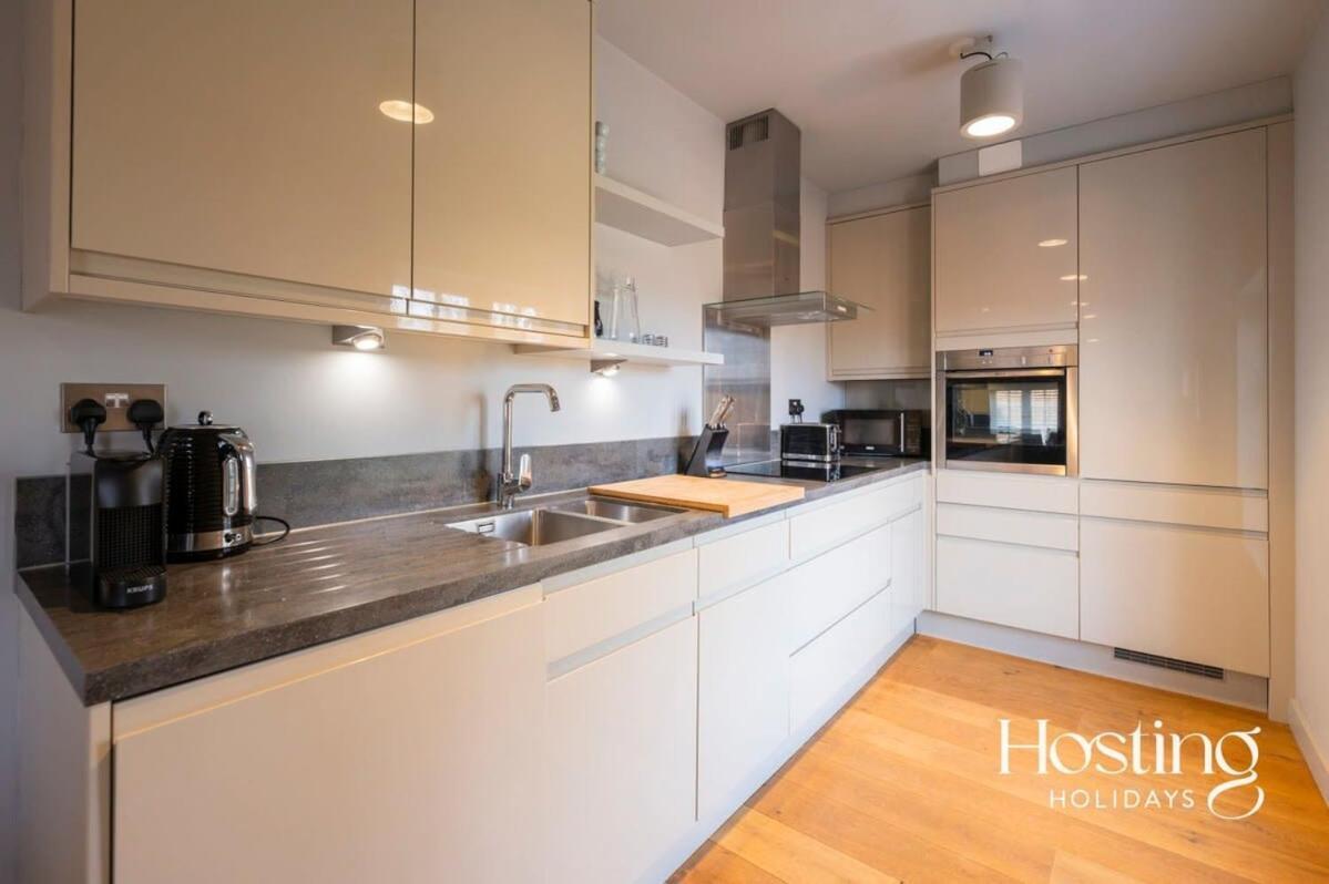 Stylish Luxury Apartment In The Centre Of Henley Luaran gambar