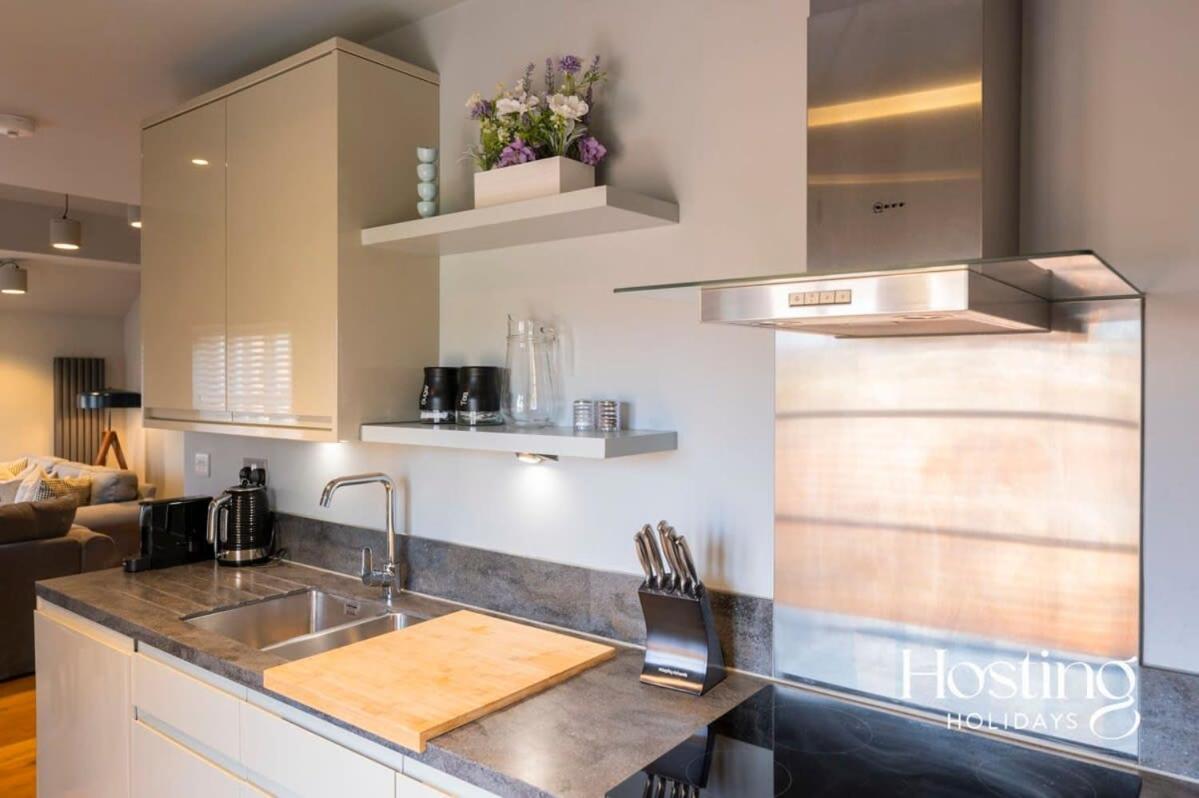 Stylish Luxury Apartment In The Centre Of Henley Luaran gambar